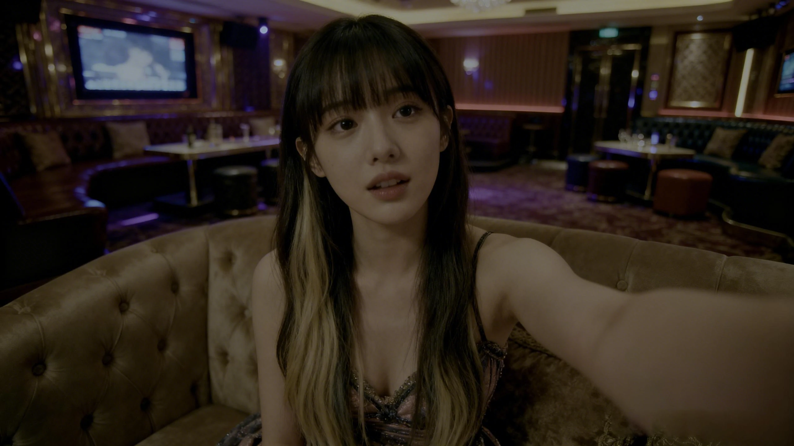 桃園星殿酒店女性友人一同前往禮服店體驗