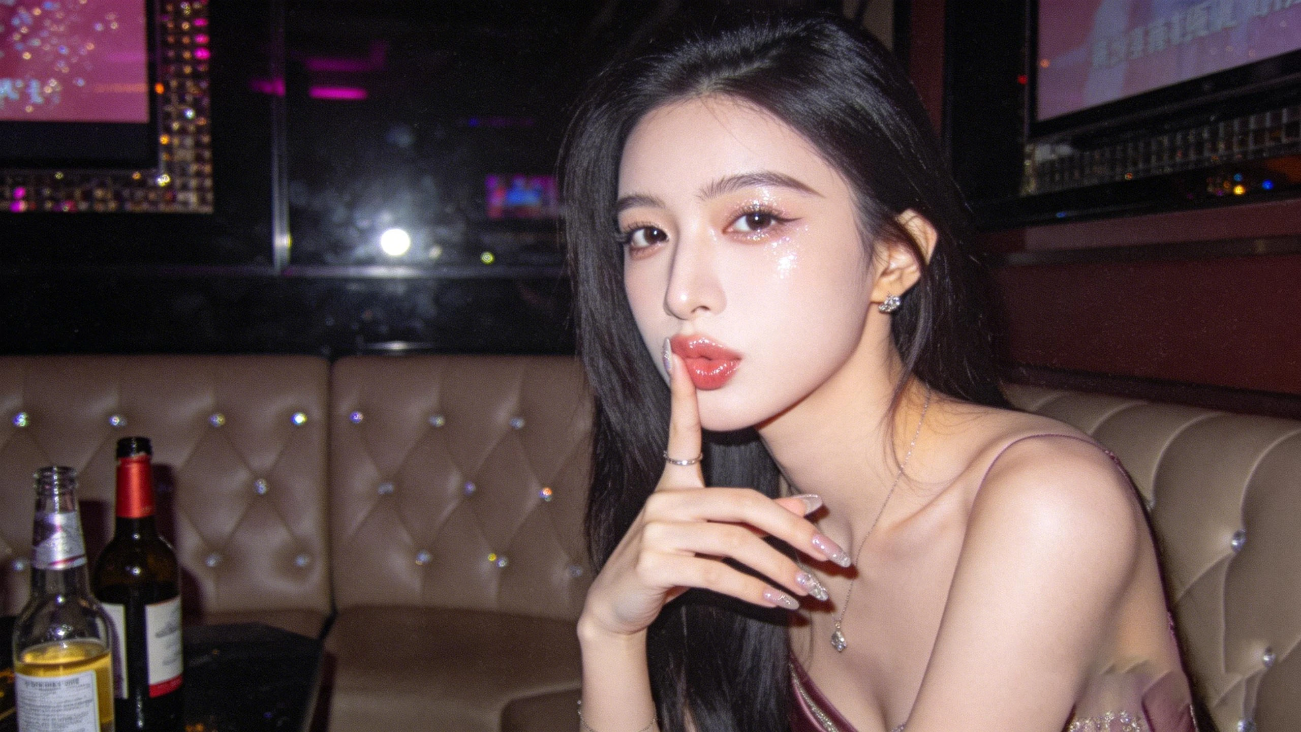 皇家會所包廂酒桌遊戲互動場景氛圍